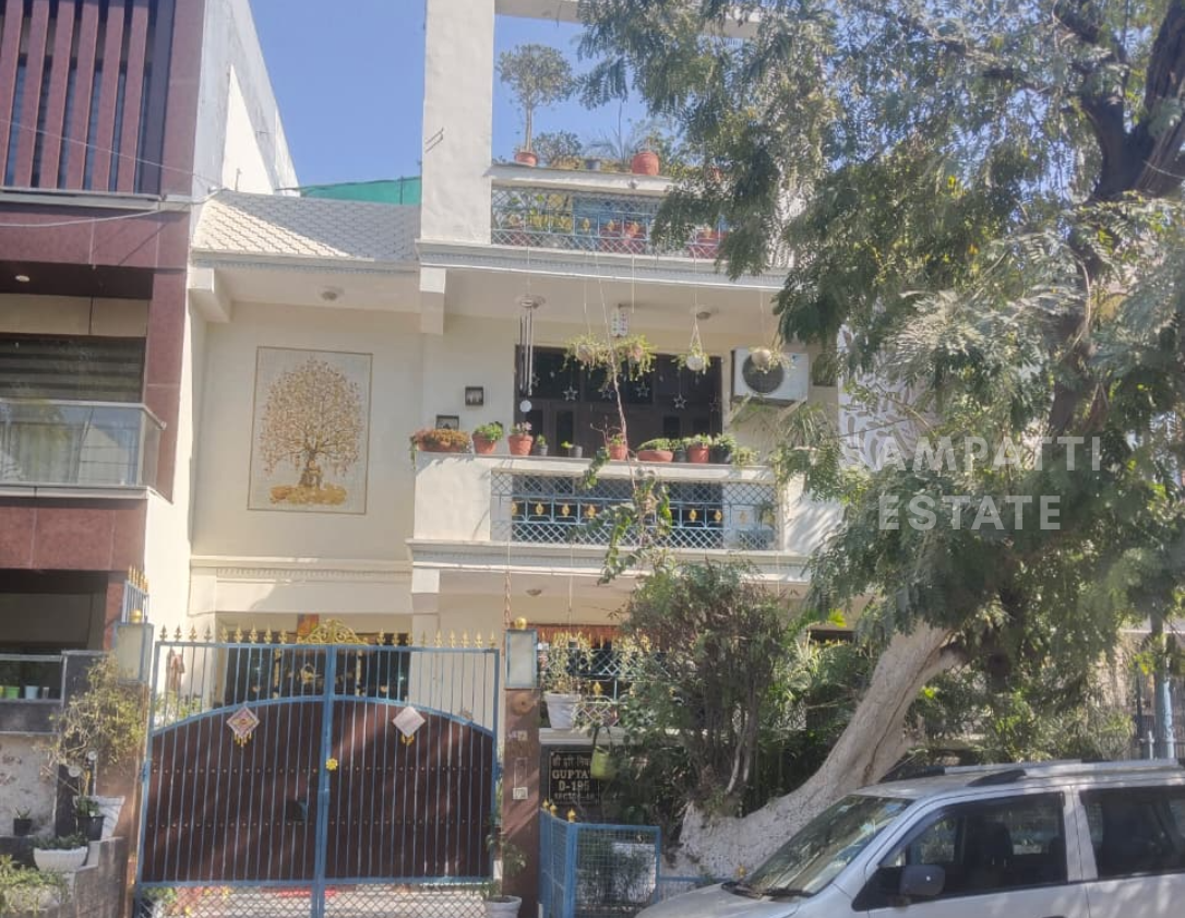 8 BHK kothi for sale in Sector 49 Noida