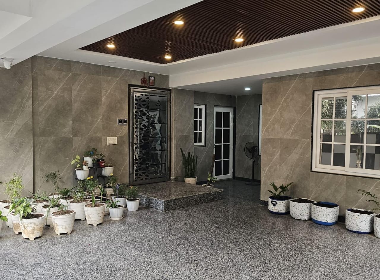 Kothi in Noida