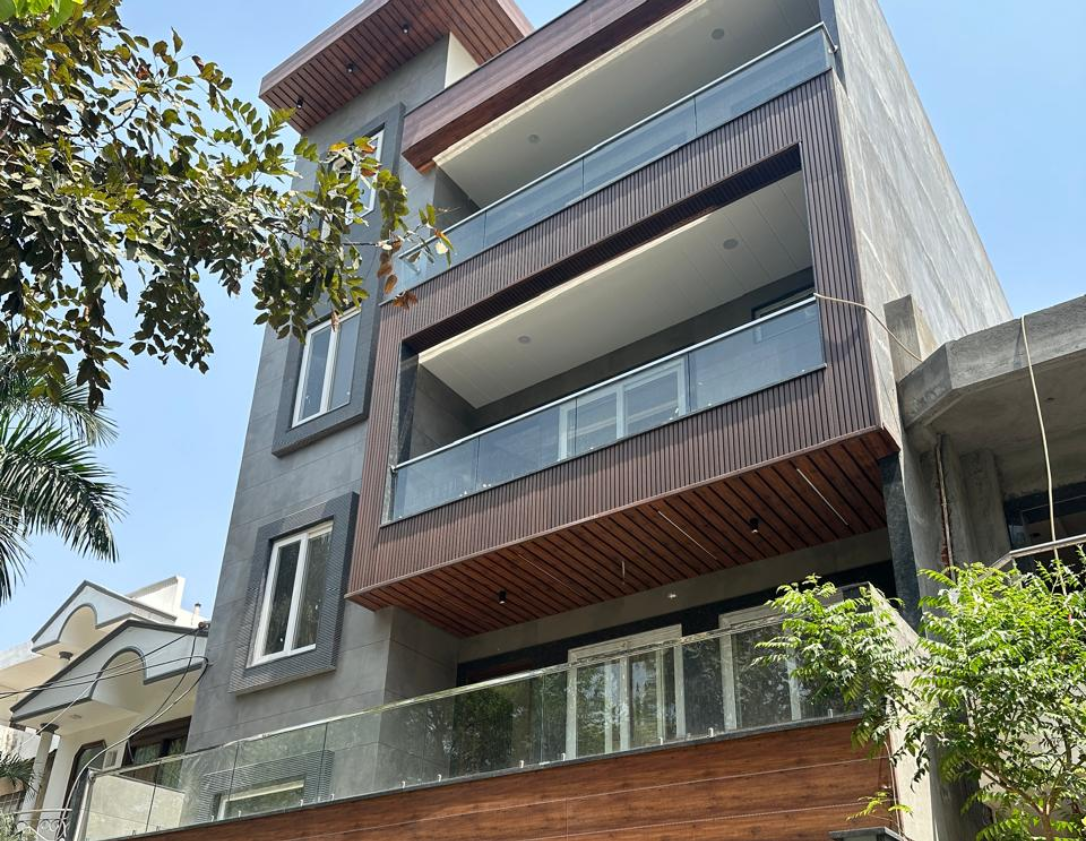Kothi in Noida