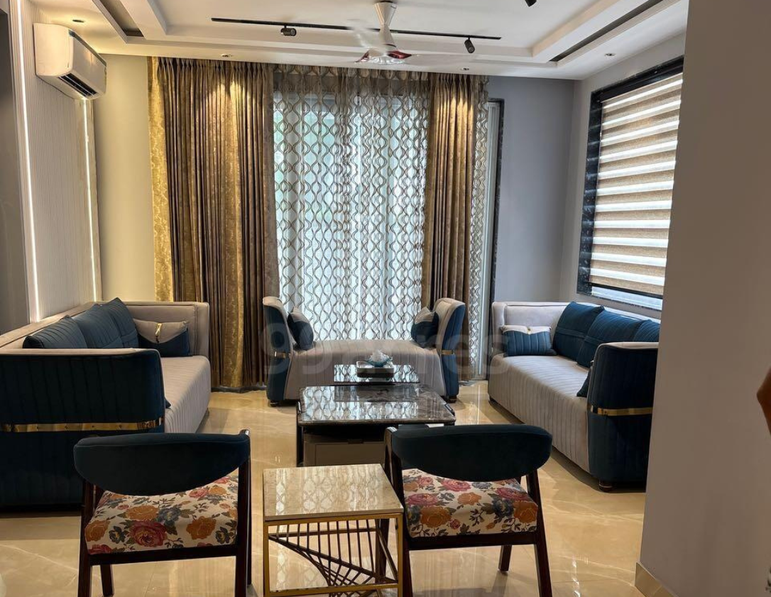 Kothi in Noida